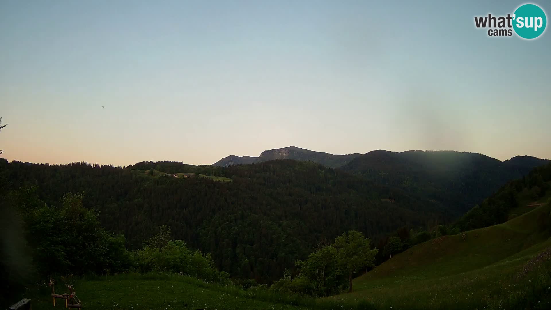 Webcam Brunarica Dražgoše – Live View of Ratitovec (1666 m)