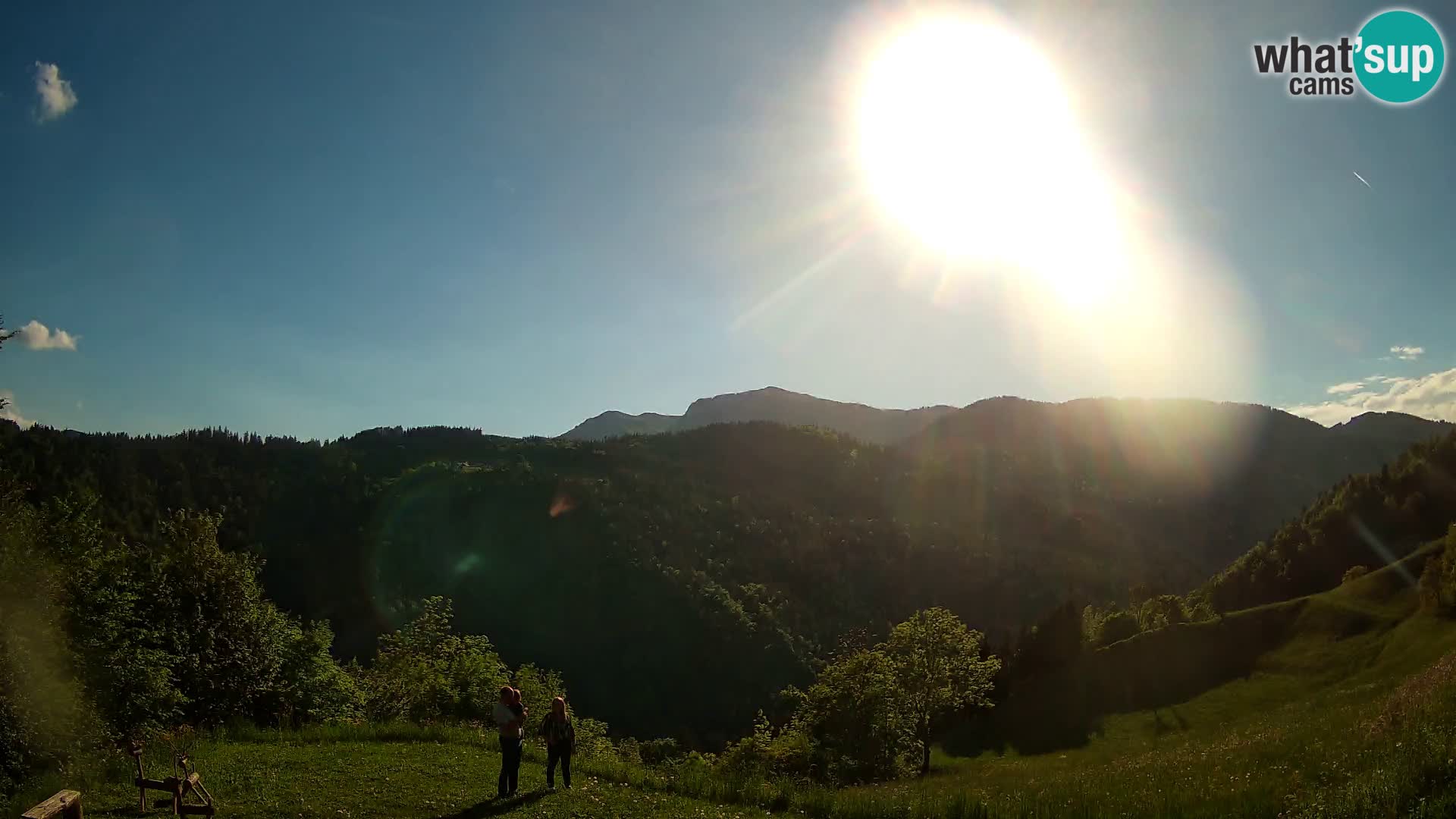 Webcam Brunarica Dražgoše – Live View of Ratitovec (1666 m)