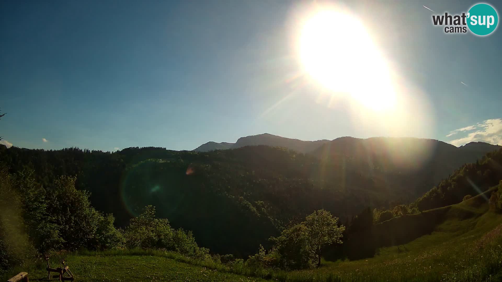 Webcam Brunarica Dražgoše – Live View of Ratitovec (1666 m)