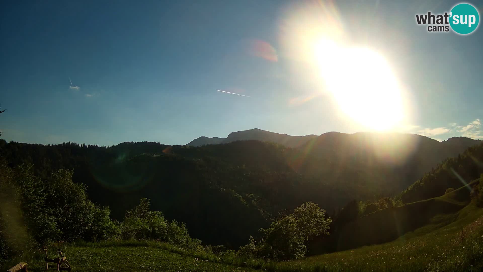 Web kamera Brunarica Dražgoše – Pogled uživo na Ratitovec (1666 m)