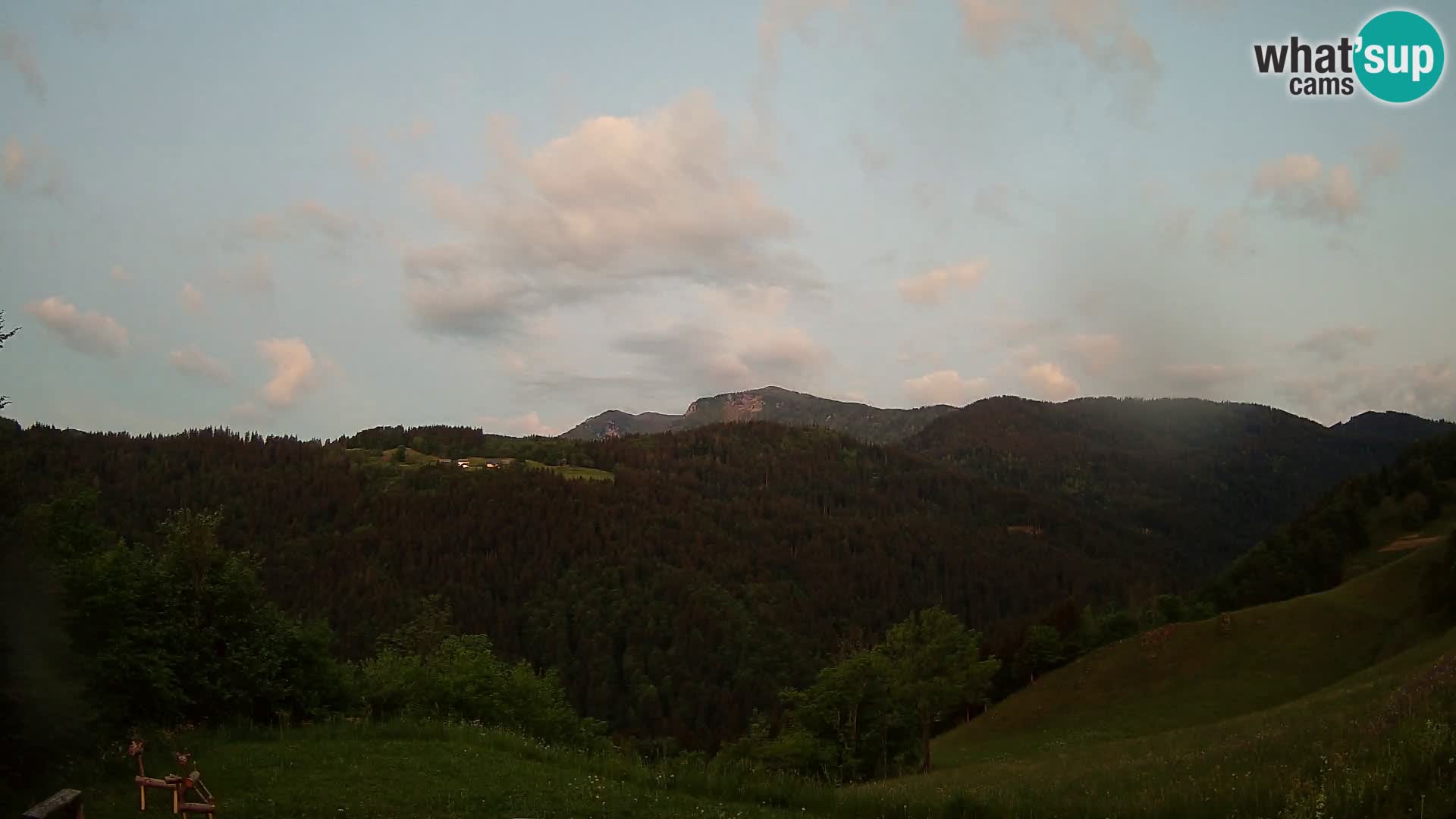 Webcam Brunarica Dražgoše – Vista live sul Ratitovec (1666 m)