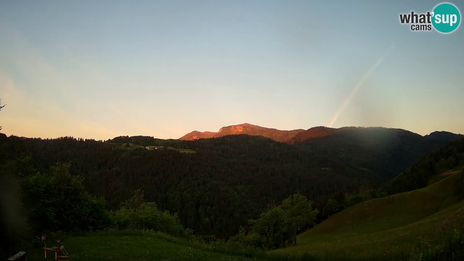 Web kamera Brunarica Dražgoše – Pogled uživo na Ratitovec (1666 m)