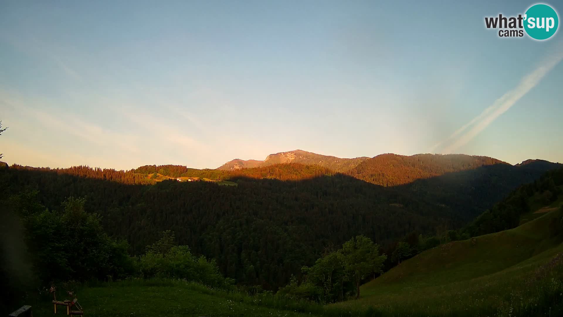 Webcam Brunarica Dražgoše – Live View of Ratitovec (1666 m)