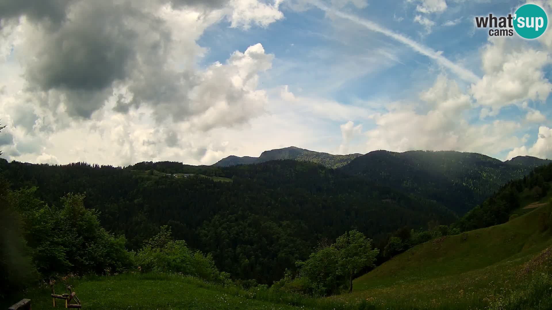 Webcam Brunarica Dražgoše – Liveblick auf Ratitovec (1666 m)