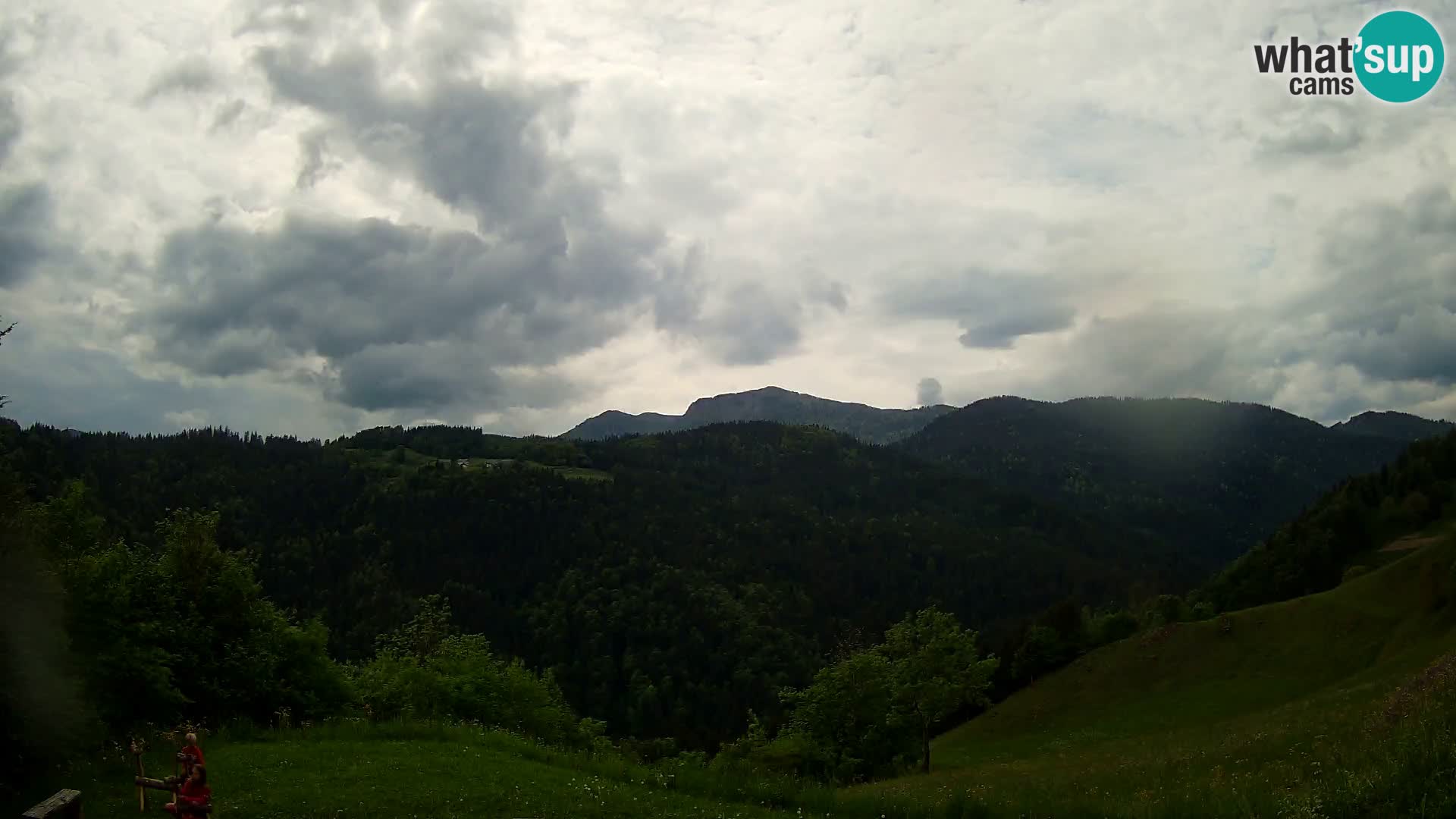 Webcam Brunarica Dražgoše – Liveblick auf Ratitovec (1666 m)