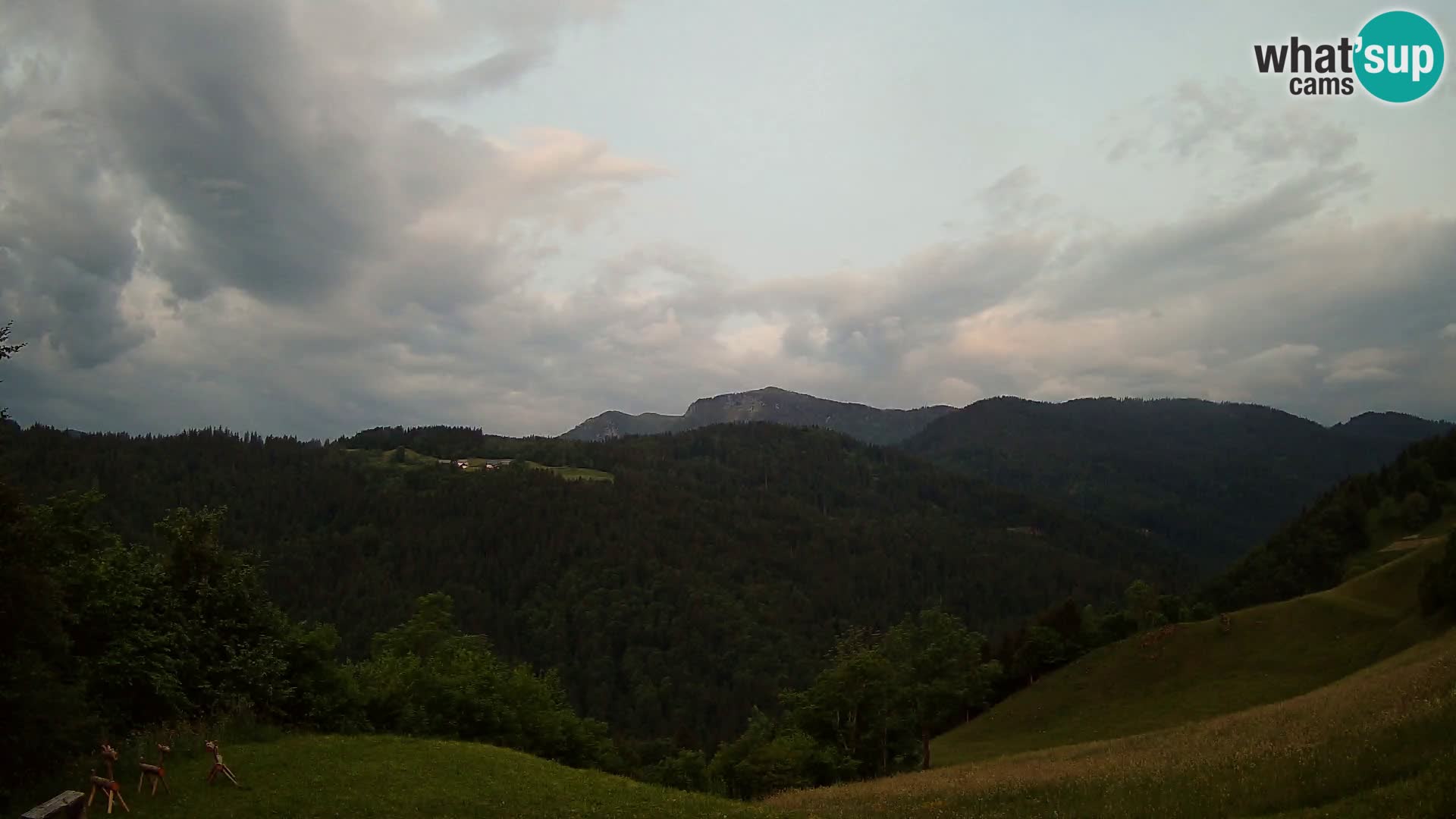 Webcam Brunarica Dražgoše – Vista live sul Ratitovec (1666 m)
