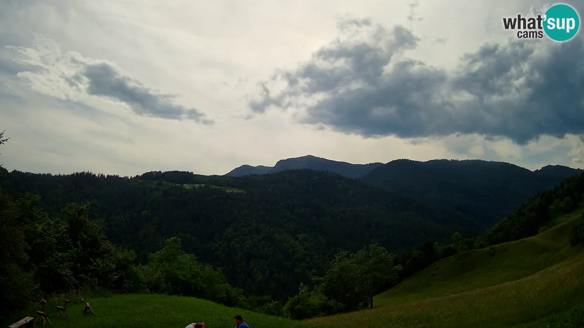Webcam Brunarica Dražgoše – Vista live sul Ratitovec (1666 m)