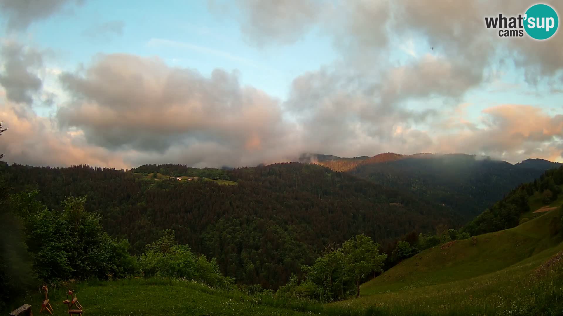 Webcam Brunarica Dražgoše – Liveblick auf Ratitovec (1666 m)
