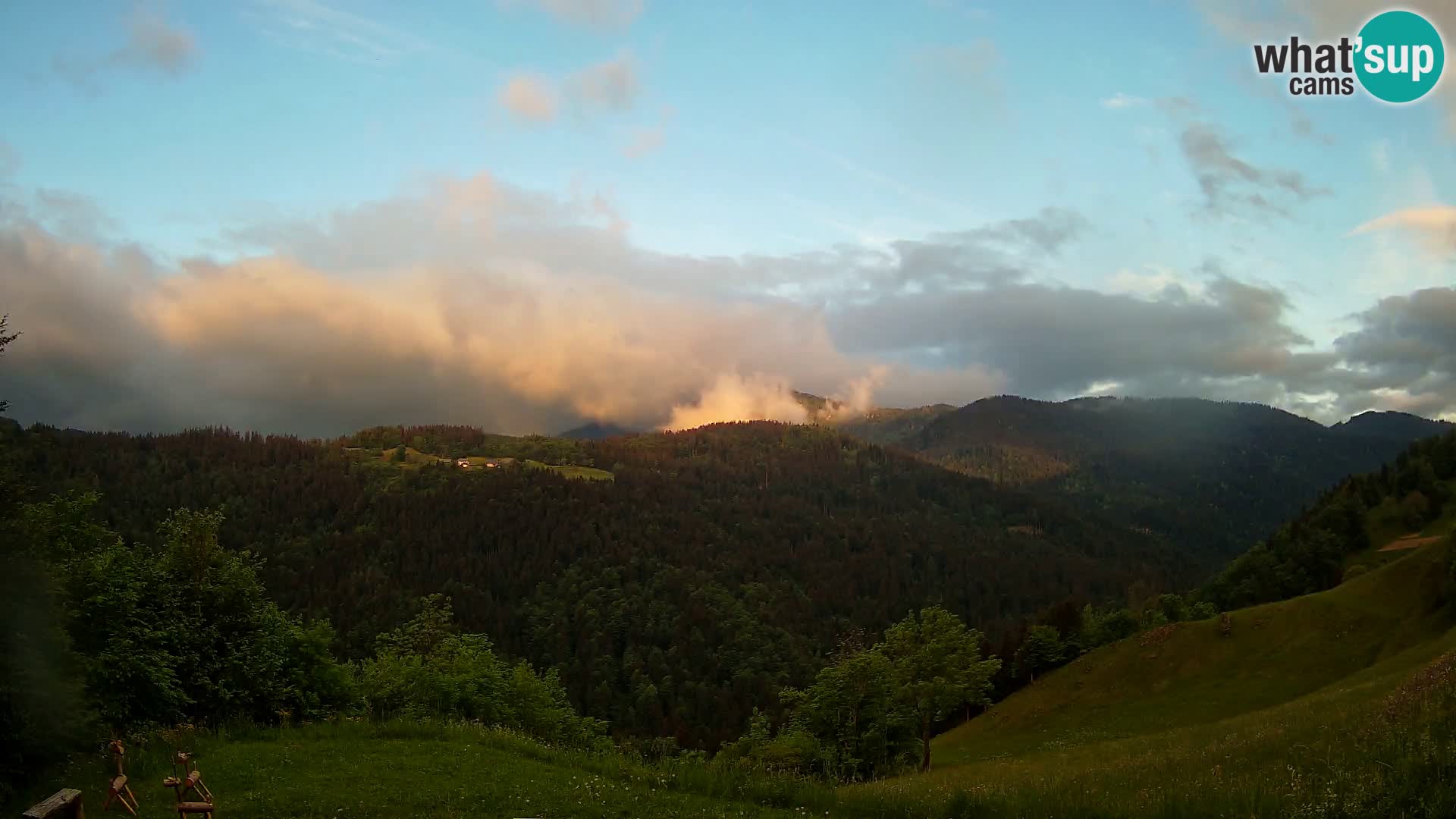 Webcam Brunarica Dražgoše – Liveblick auf Ratitovec (1666 m)