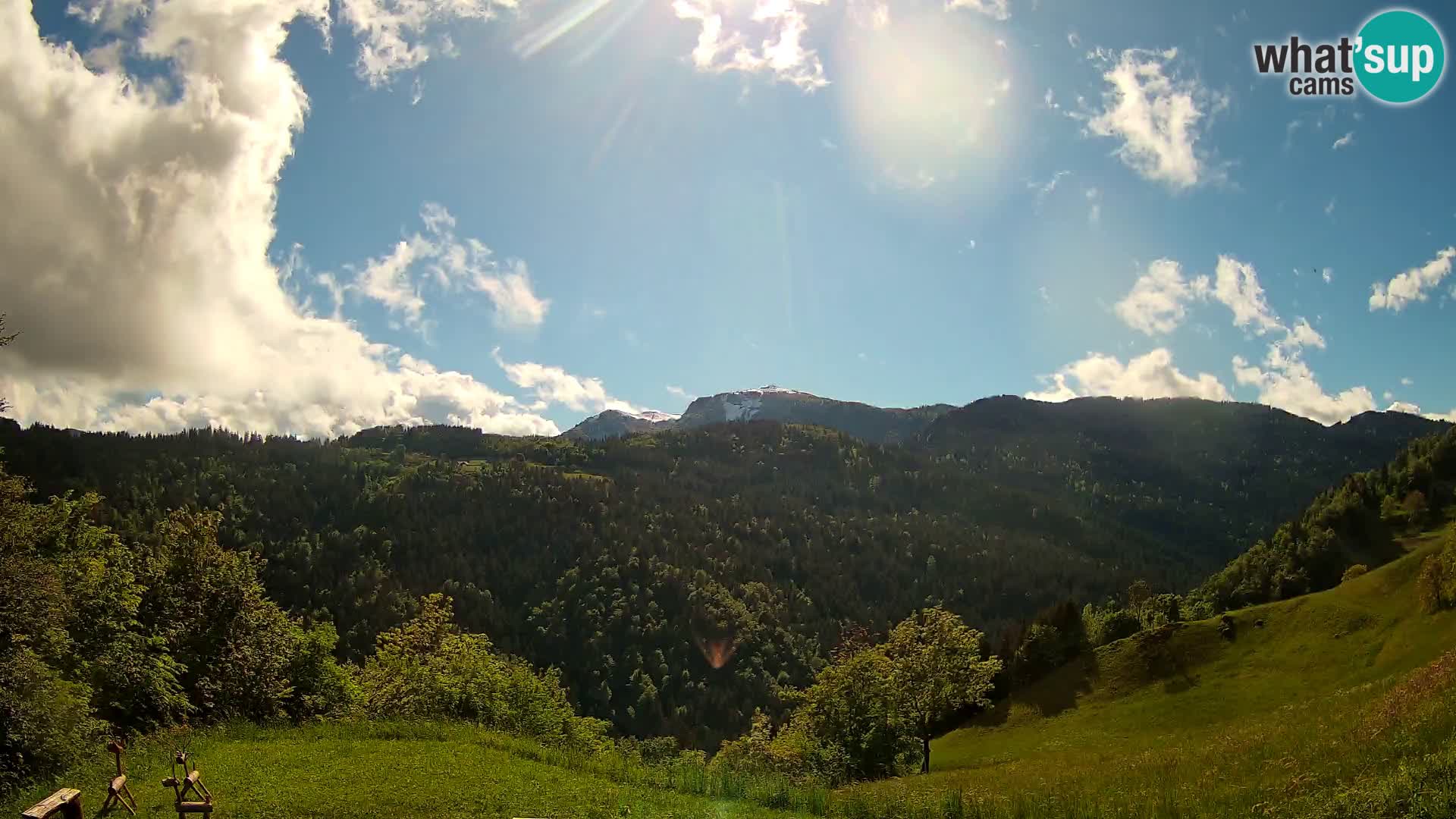 Webcam Brunarica Dražgoše – Vista live sul Ratitovec (1666 m)