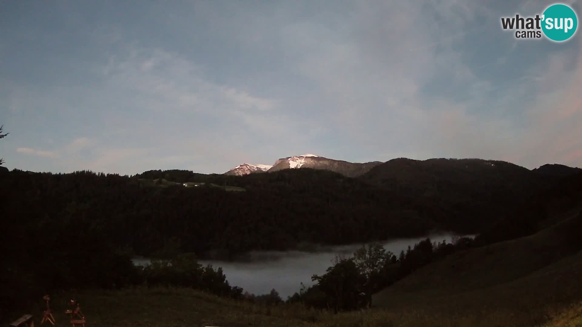 Webcam Brunarica Dražgoše – Live View of Ratitovec (1666 m)