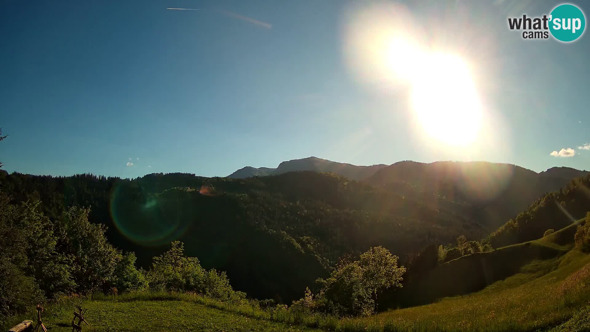 Webcam Brunarica Dražgoše – Live View of Ratitovec (1666 m)