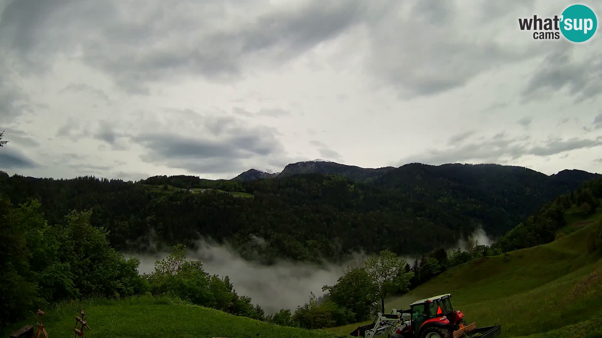 Webcam Brunarica Dražgoše – Vista live sul Ratitovec (1666 m)