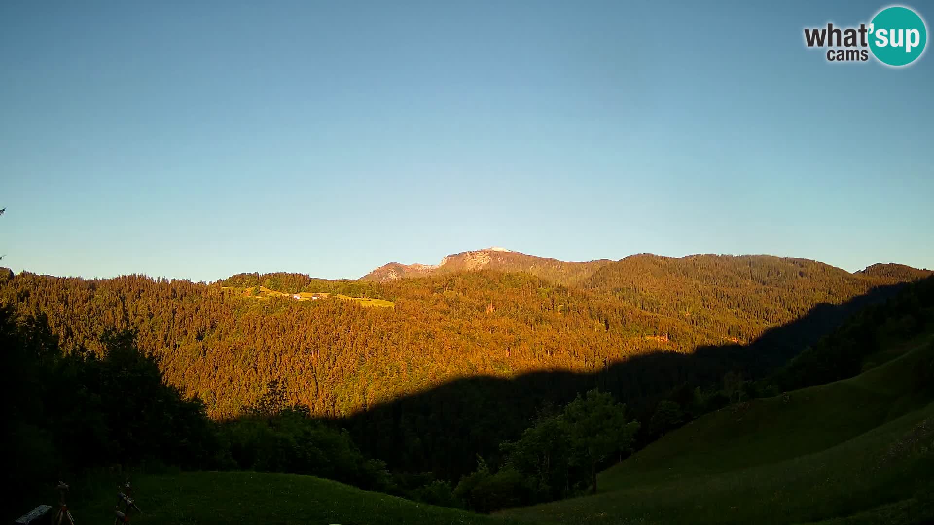 Webcam Brunarica Dražgoše – Liveblick auf Ratitovec (1666 m)