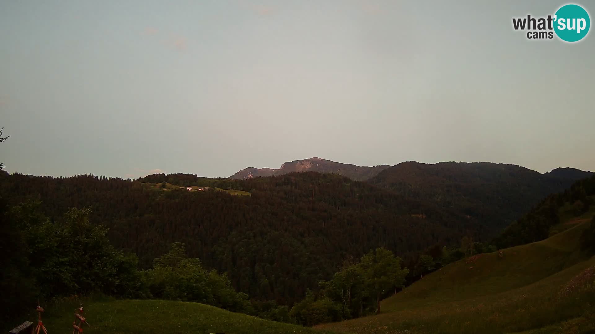 Webcam Brunarica Dražgoše – Vista live sul Ratitovec (1666 m)