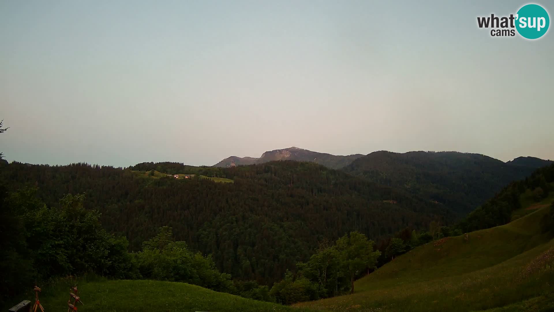 Webcam Brunarica Dražgoše – Liveblick auf Ratitovec (1666 m)