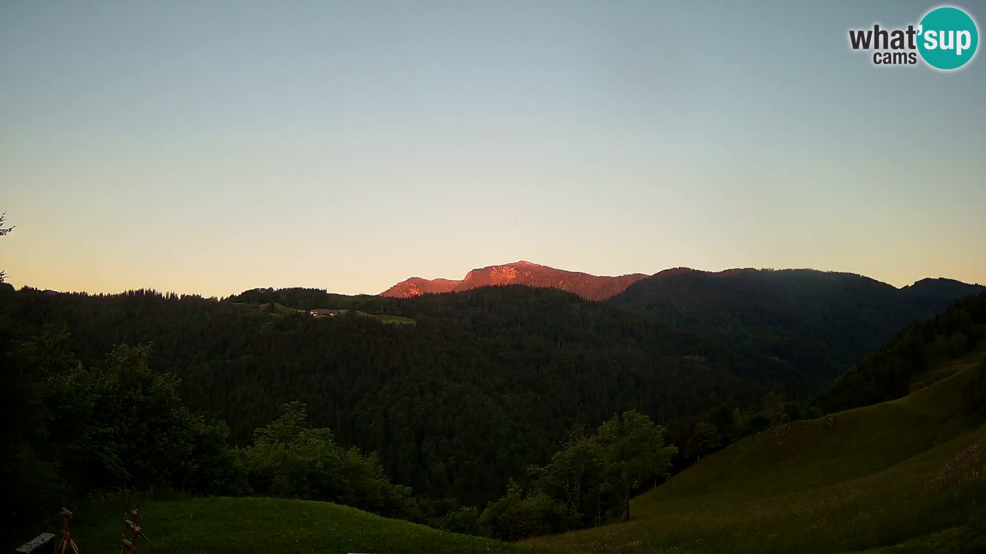 Webcam Brunarica Dražgoše – Vista live sul Ratitovec (1666 m)