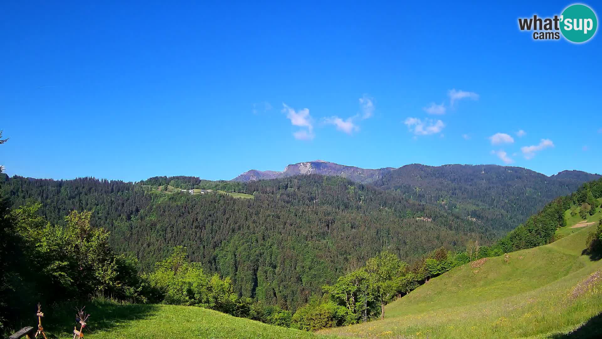 Webcam Brunarica Dražgoše – Liveblick auf Ratitovec (1666 m)