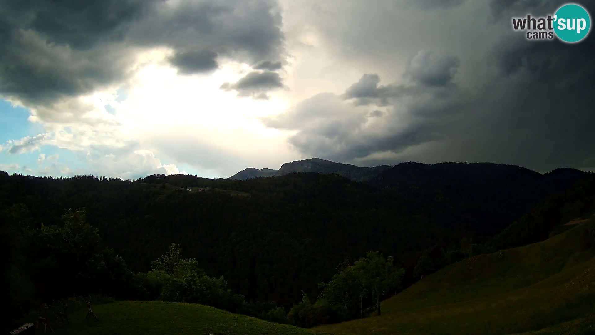 Webcam Brunarica Dražgoše – Liveblick auf Ratitovec (1666 m)