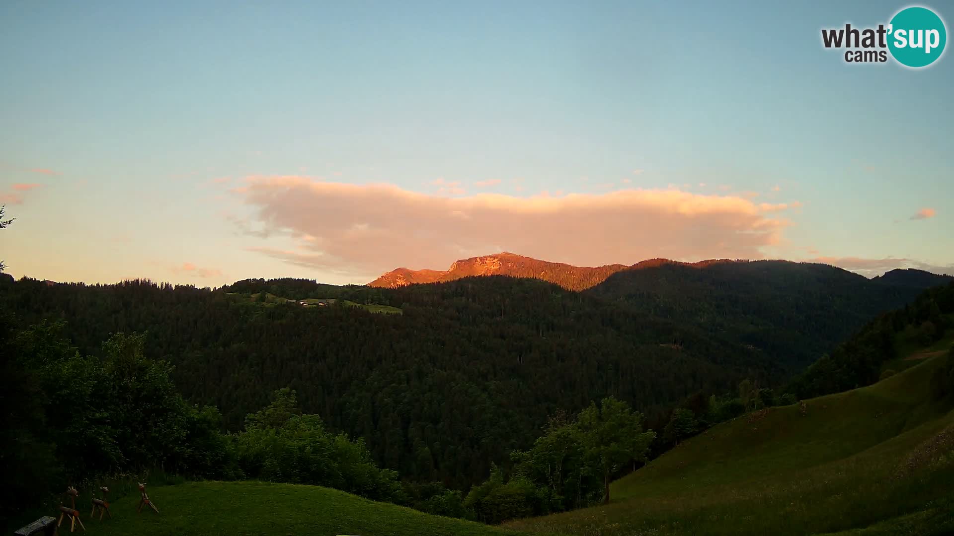 Webcam Brunarica Dražgoše – Live View of Ratitovec (1666 m)