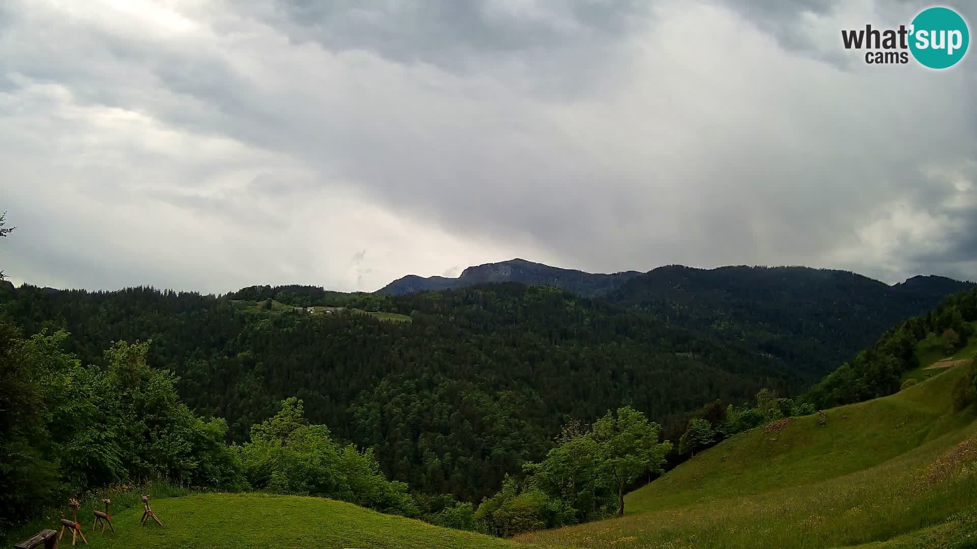 Webcam Brunarica Dražgoše – Liveblick auf Ratitovec (1666 m)