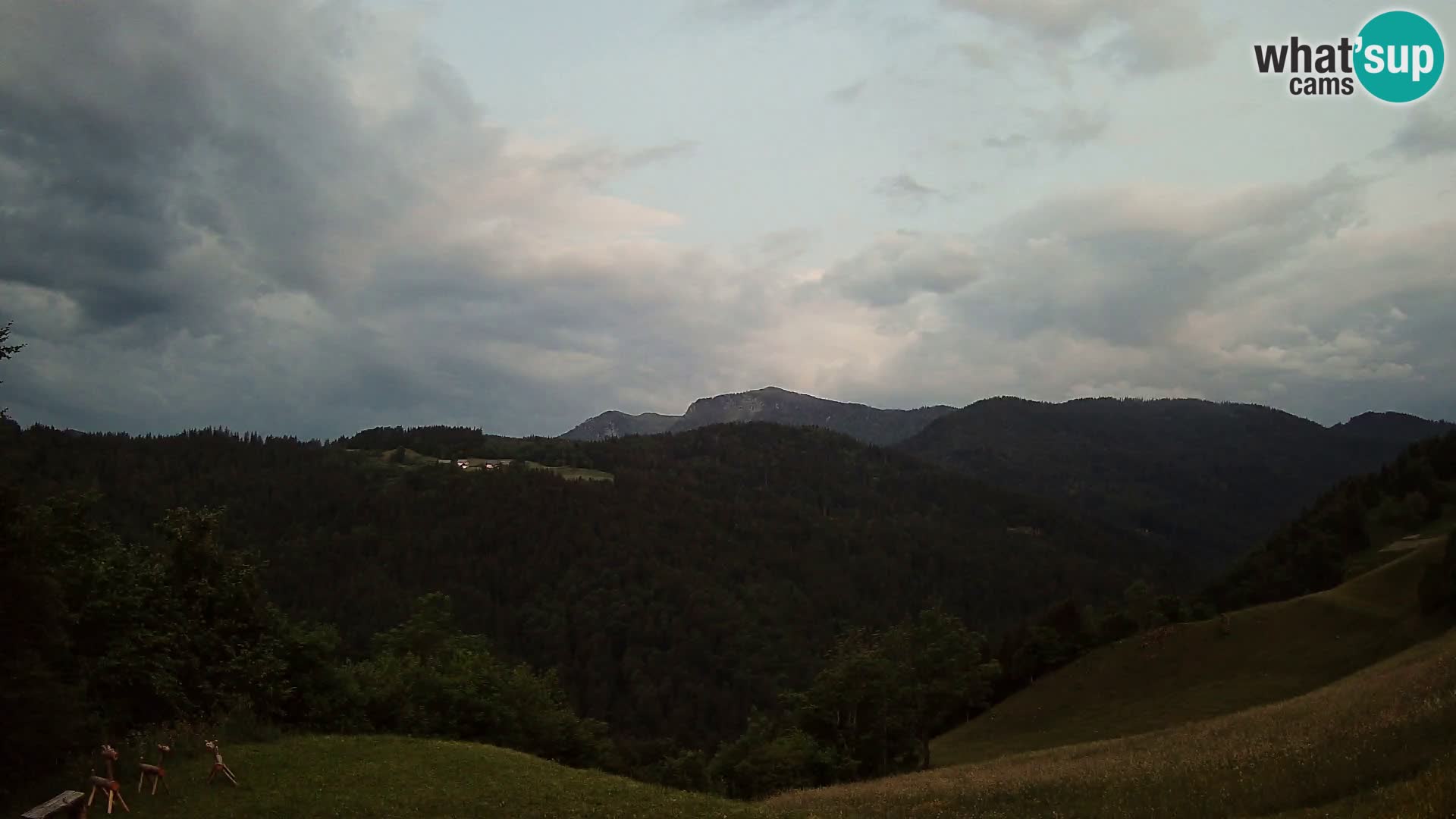 Webcam Brunarica Dražgoše – Liveblick auf Ratitovec (1666 m)