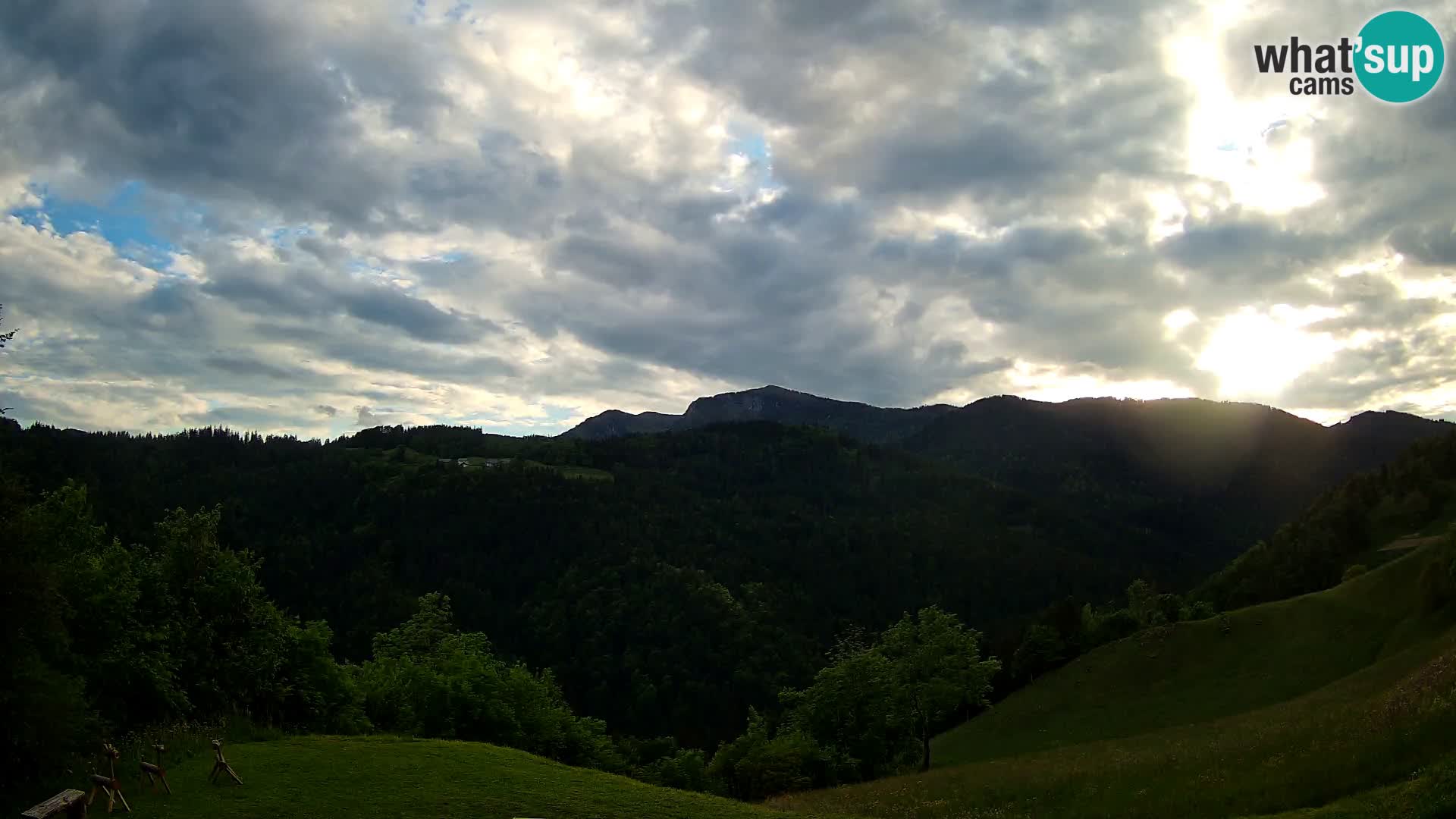 Webcam Brunarica Dražgoše – Vista live sul Ratitovec (1666 m)