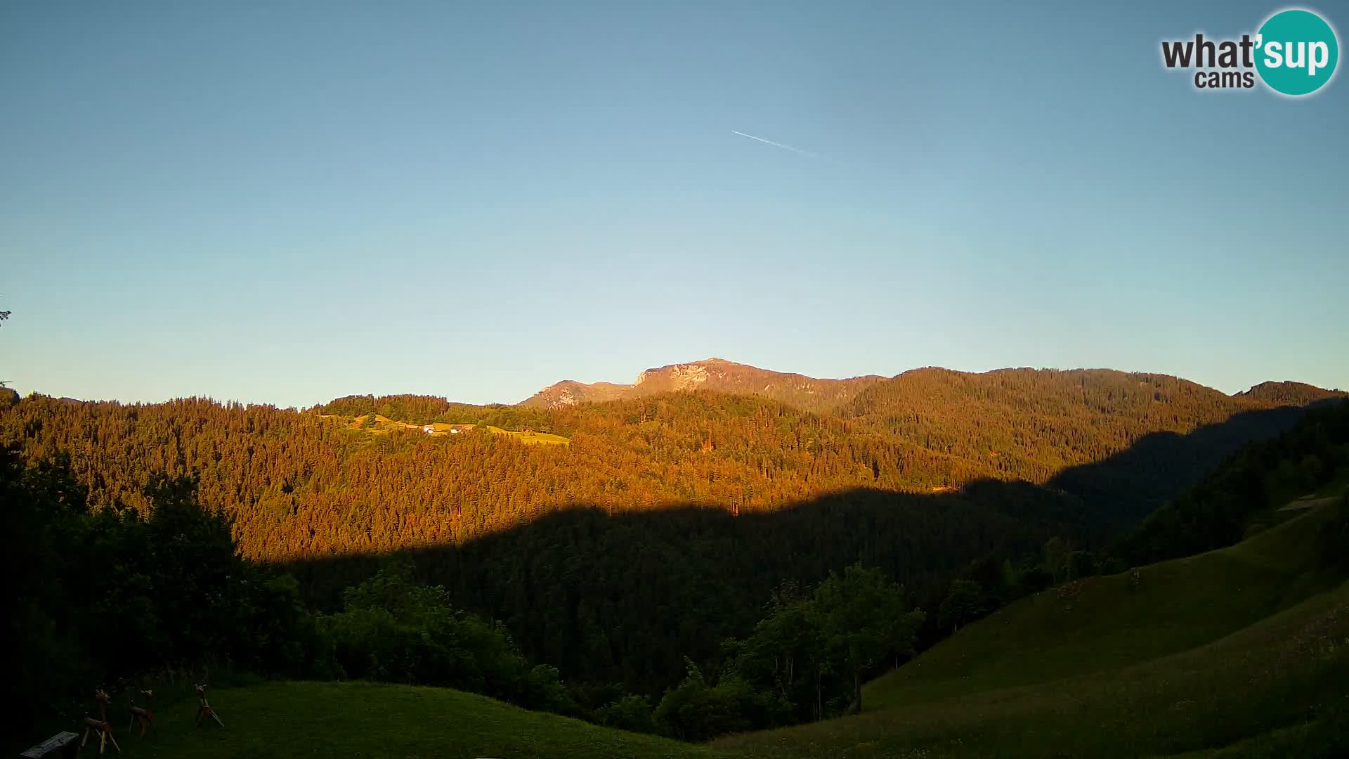 Web kamera Brunarica Dražgoše – Pogled uživo na Ratitovec (1666 m)