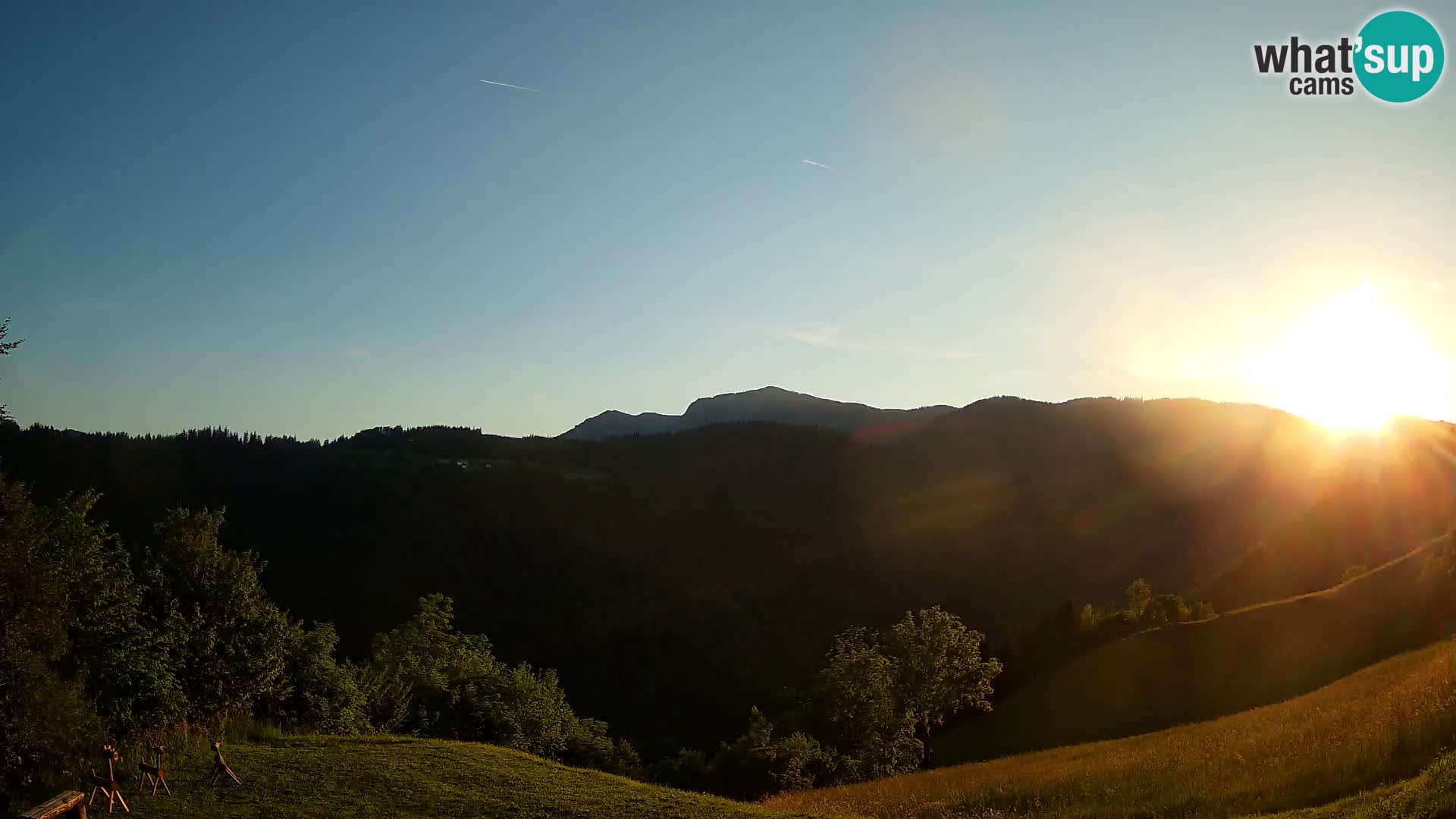 Webcam Brunarica Dražgoše – Live View of Ratitovec (1666 m)