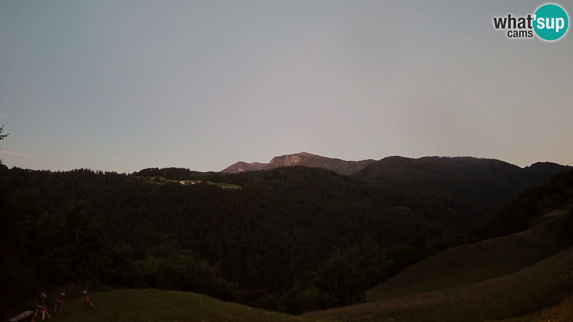 Webcam Brunarica Dražgoše – Live View of Ratitovec (1666 m)