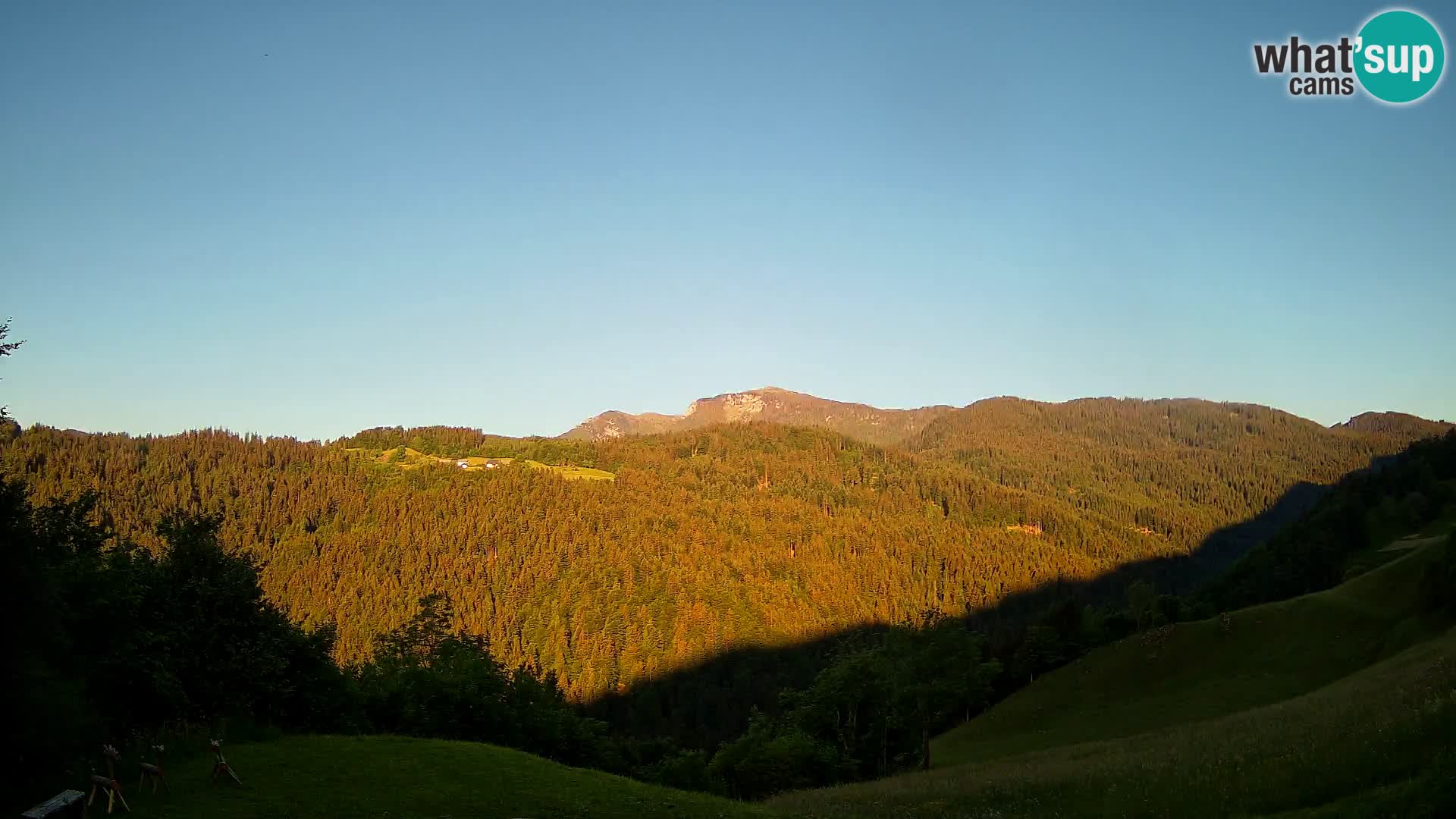 Webcam Brunarica Dražgoše – Liveblick auf Ratitovec (1666 m)