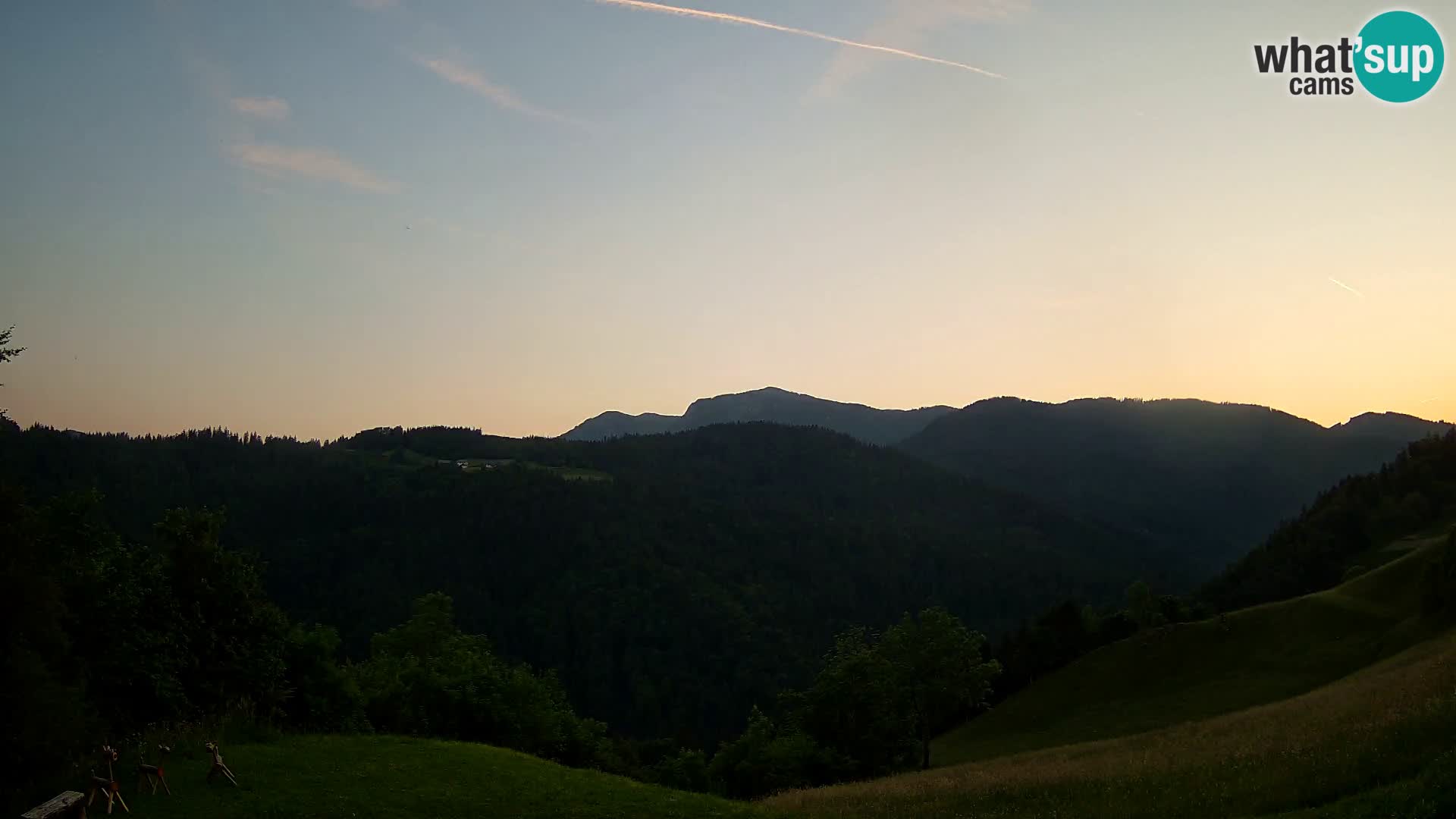 Webcam Brunarica Dražgoše – Live View of Ratitovec (1666 m)