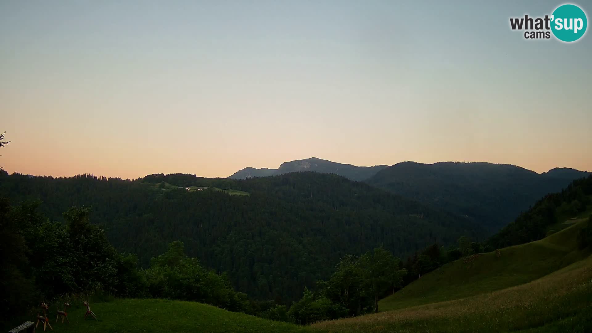 Webcam Brunarica Dražgoše – Live View of Ratitovec (1666 m)