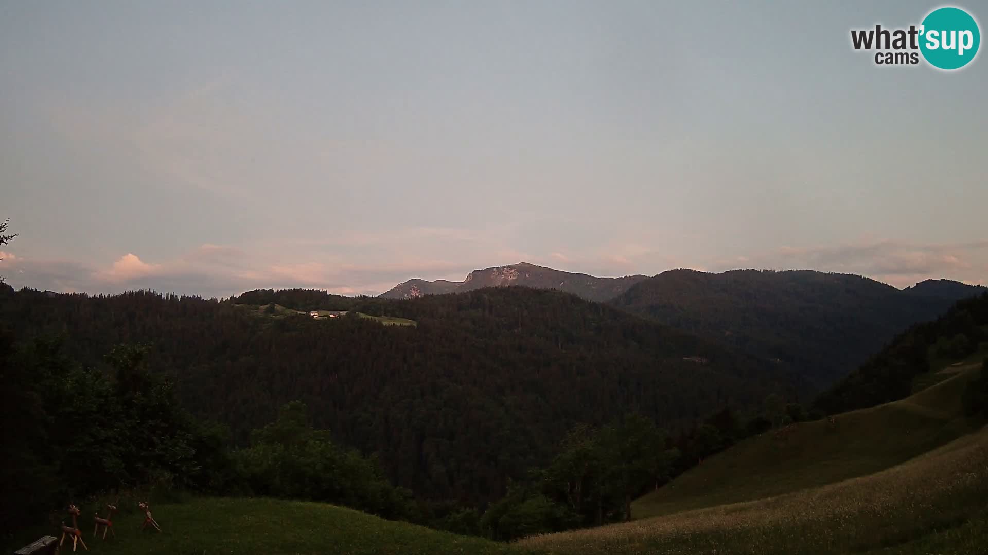 Webcam Brunarica Dražgoše – Live View of Ratitovec (1666 m)
