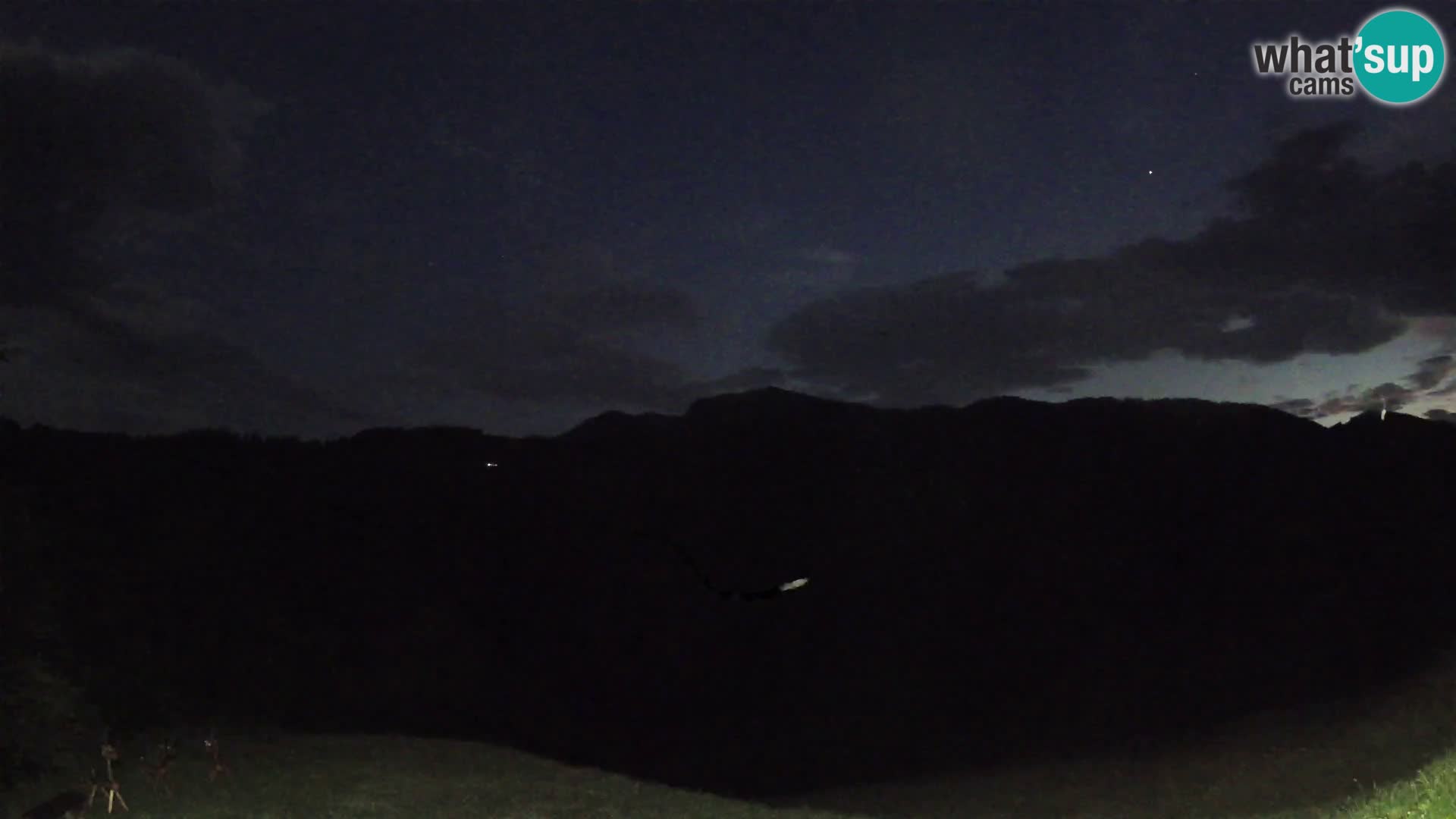 Webcam Brunarica Dražgoše – Live View of Ratitovec (1666 m)