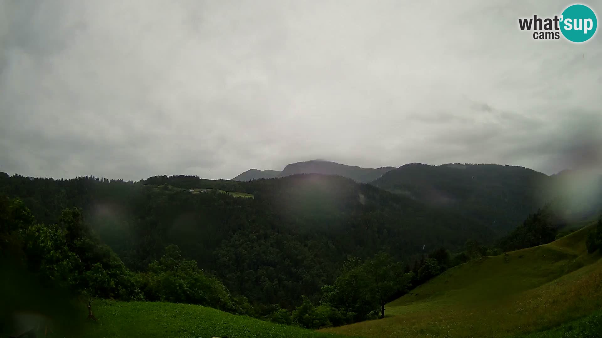 Webcam Brunarica Dražgoše – Liveblick auf Ratitovec (1666 m)