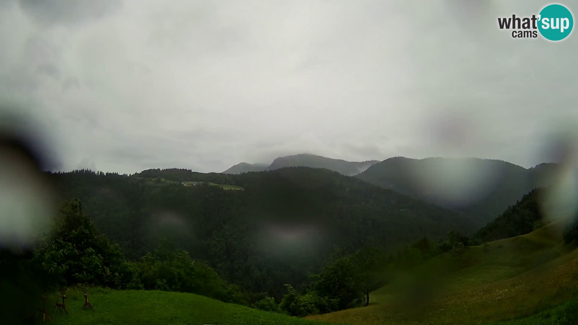 Webcam Brunarica Dražgoše – Live View of Ratitovec (1666 m)