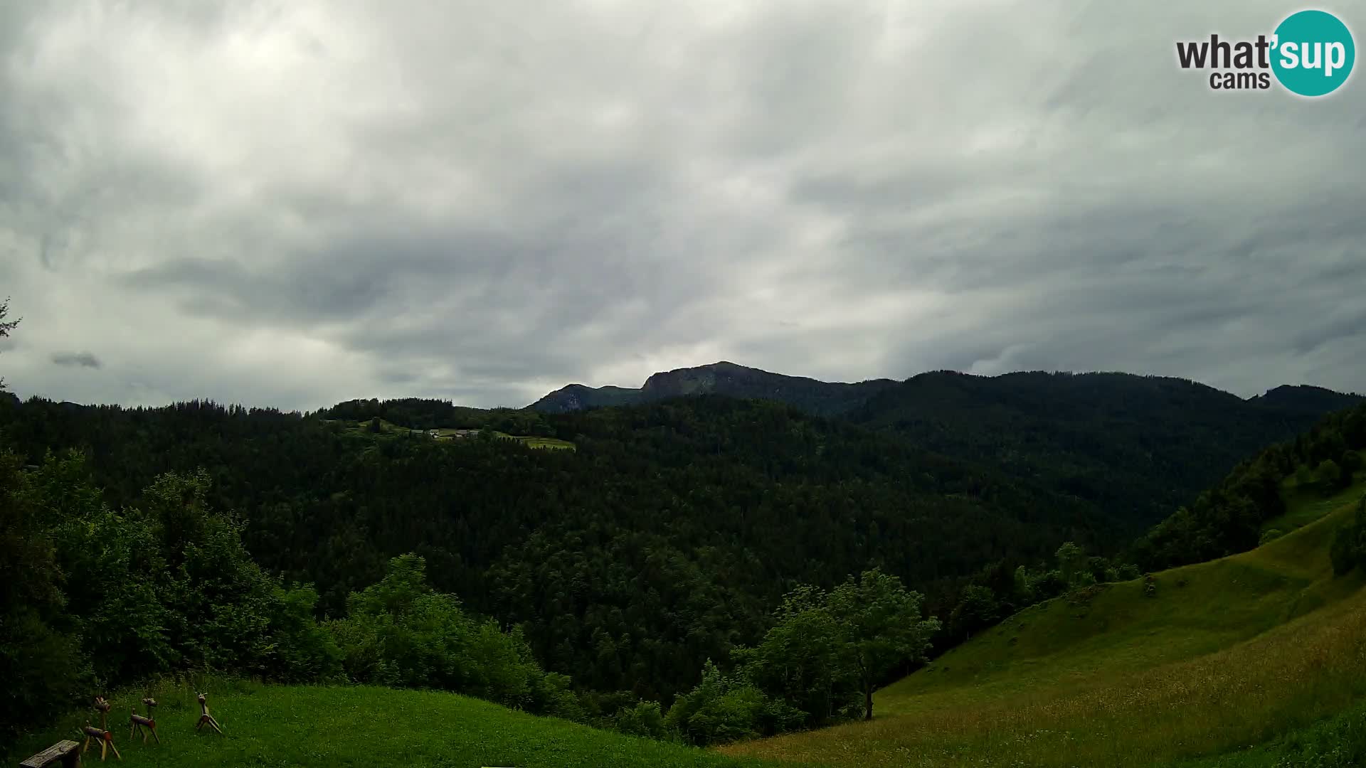Webcam Brunarica Dražgoše – Vista live sul Ratitovec (1666 m)