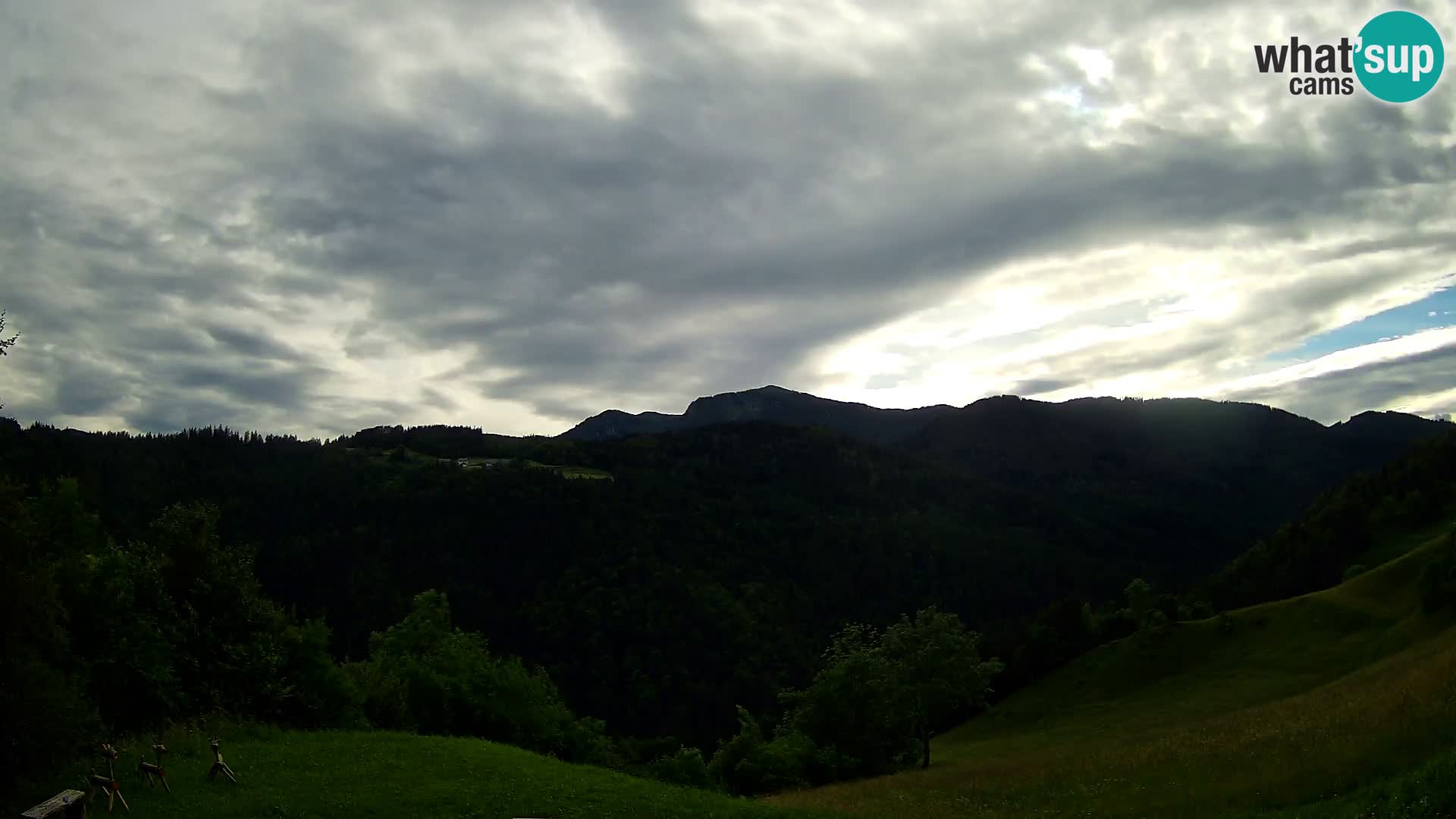 Webcam Brunarica Dražgoše – Liveblick auf Ratitovec (1666 m)