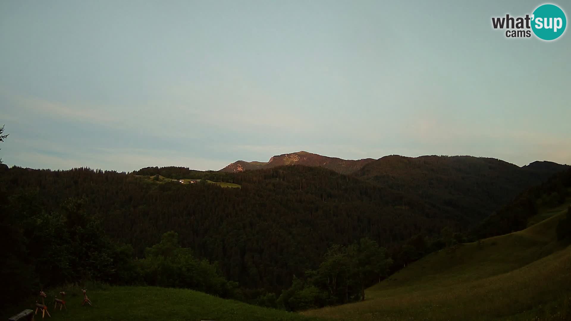 Web kamera Brunarica Dražgoše – Pogled uživo na Ratitovec (1666 m)