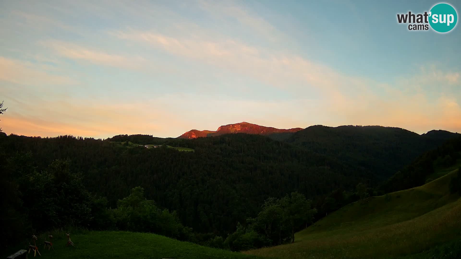 Webcam Brunarica Dražgoše – Live View of Ratitovec (1666 m)