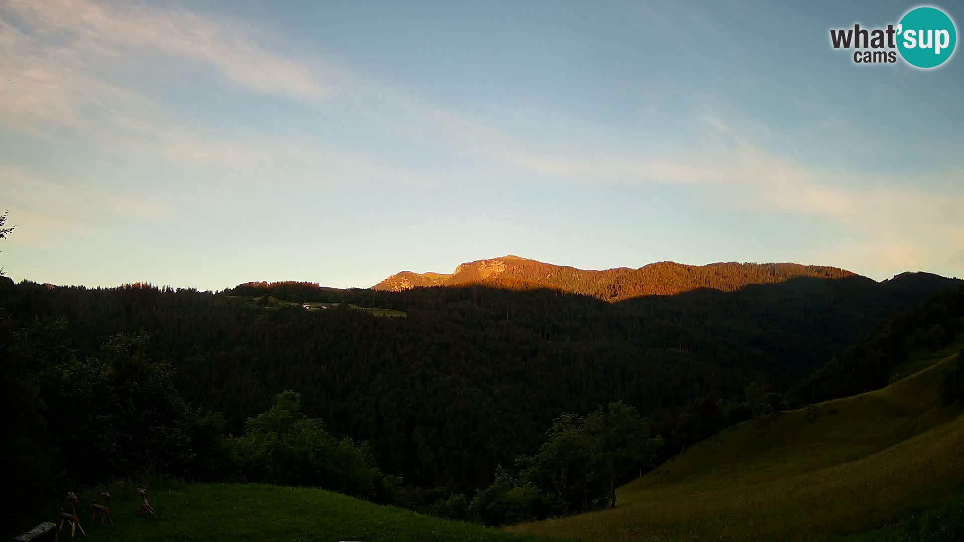 Webcam Brunarica Dražgoše – Live View of Ratitovec (1666 m)