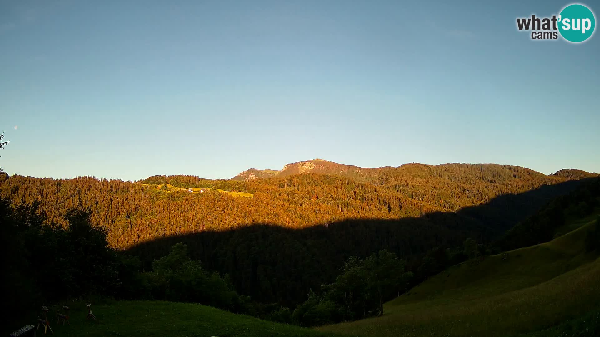 Webcam Brunarica Dražgoše – Liveblick auf Ratitovec (1666 m)