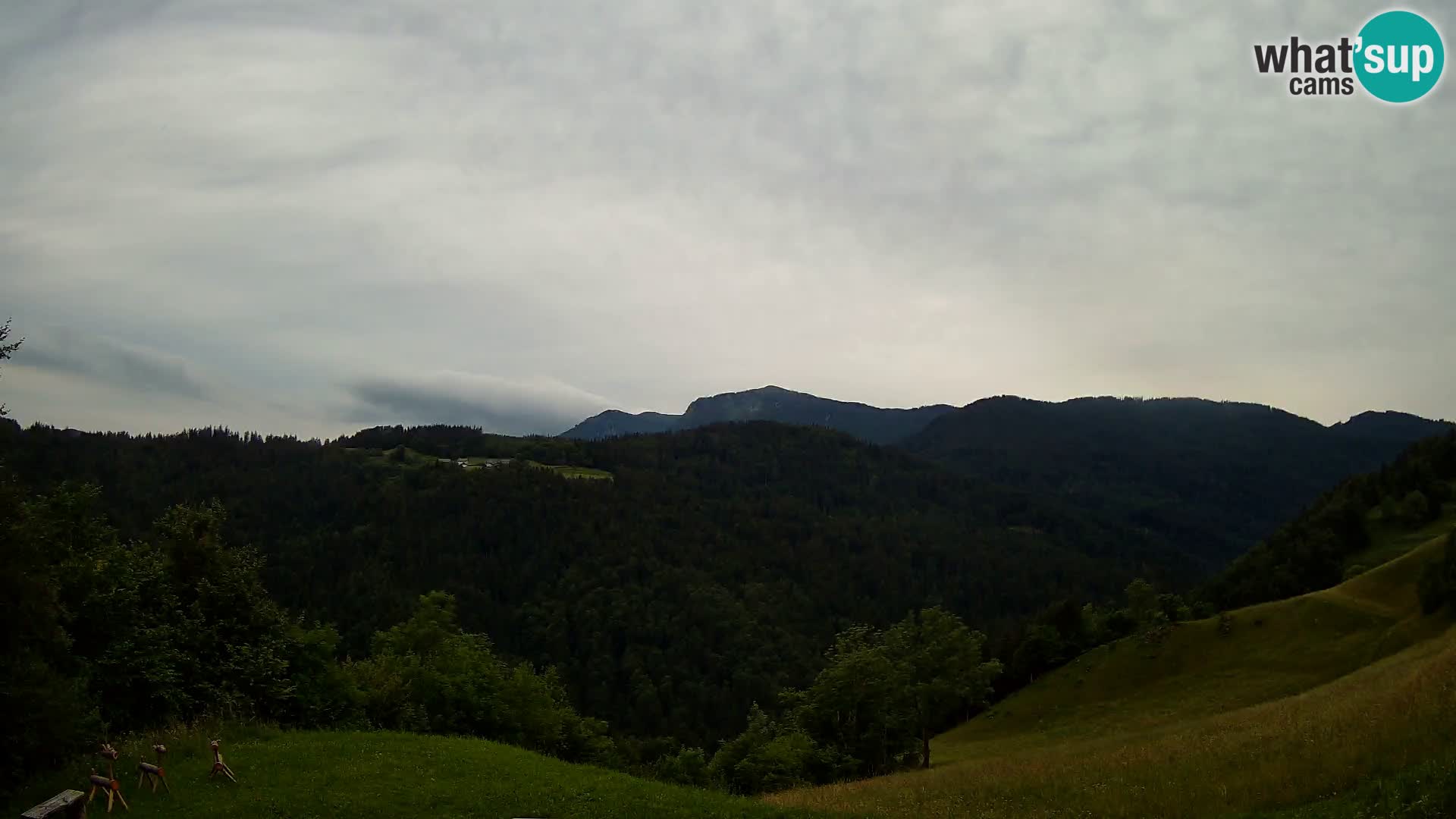 Webcam Brunarica Dražgoše – Vista live sul Ratitovec (1666 m)