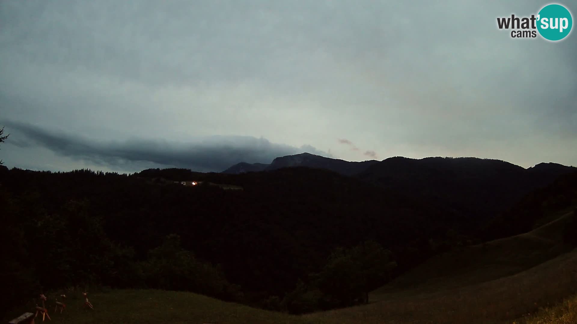 Webcam Brunarica Dražgoše – Liveblick auf Ratitovec (1666 m)