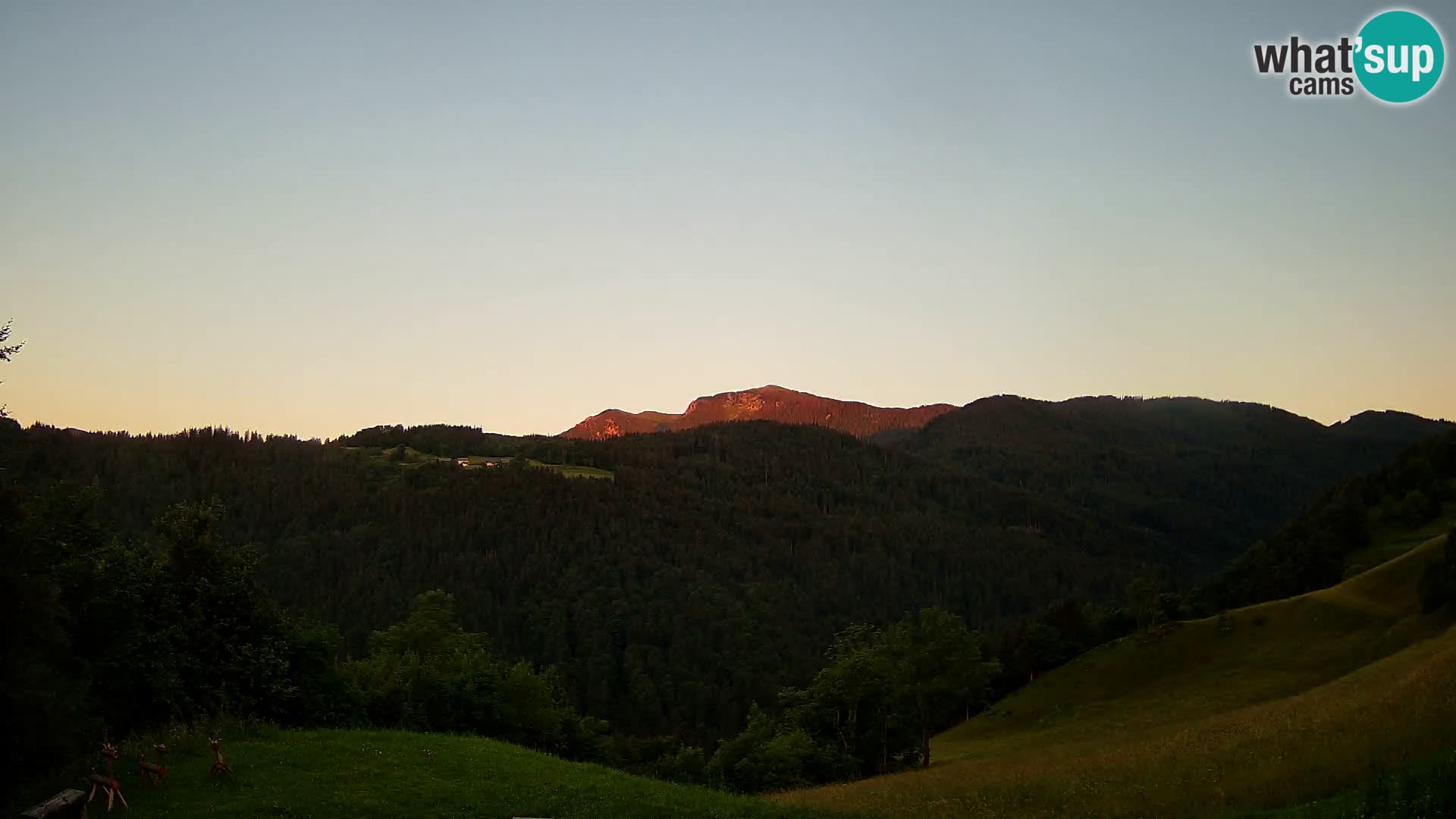 Webcam Brunarica Dražgoše – Live View of Ratitovec (1666 m)