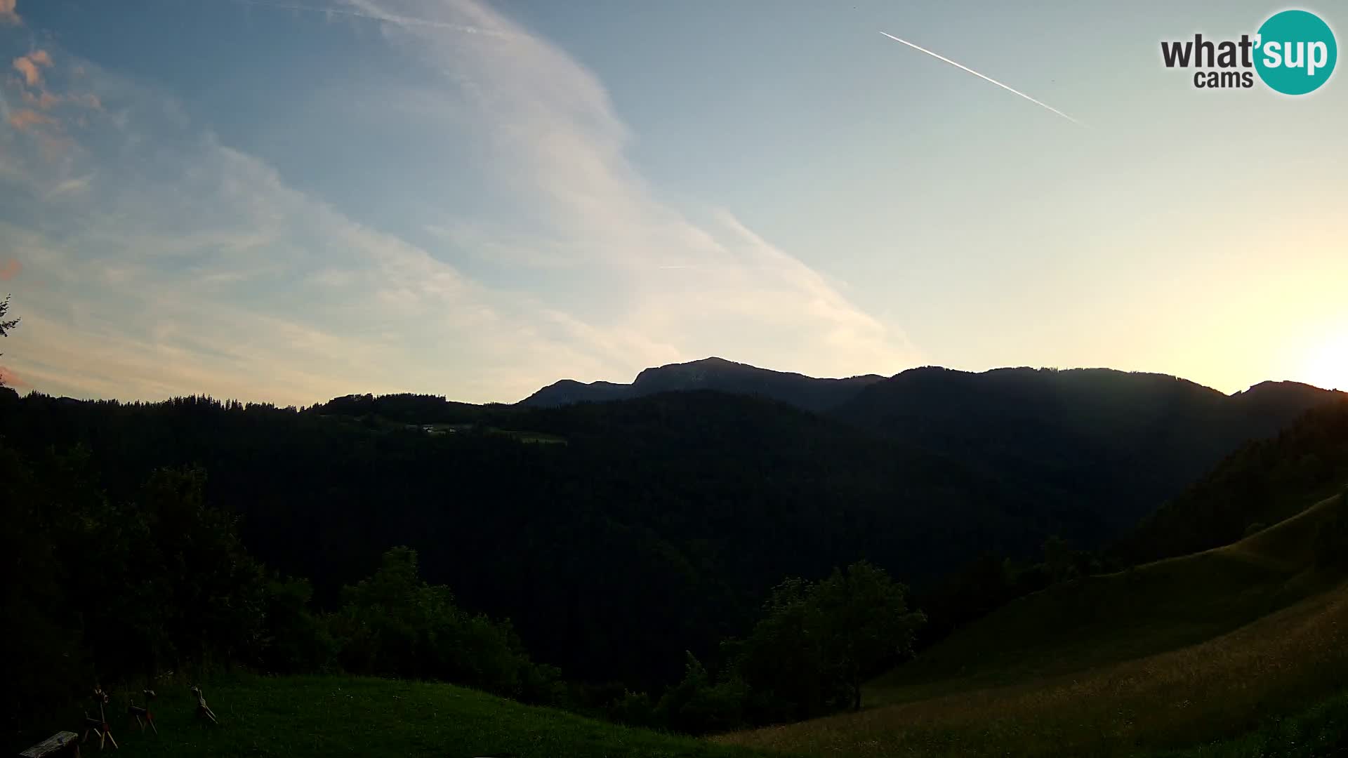 Webcam Brunarica Dražgoše – Live View of Ratitovec (1666 m)