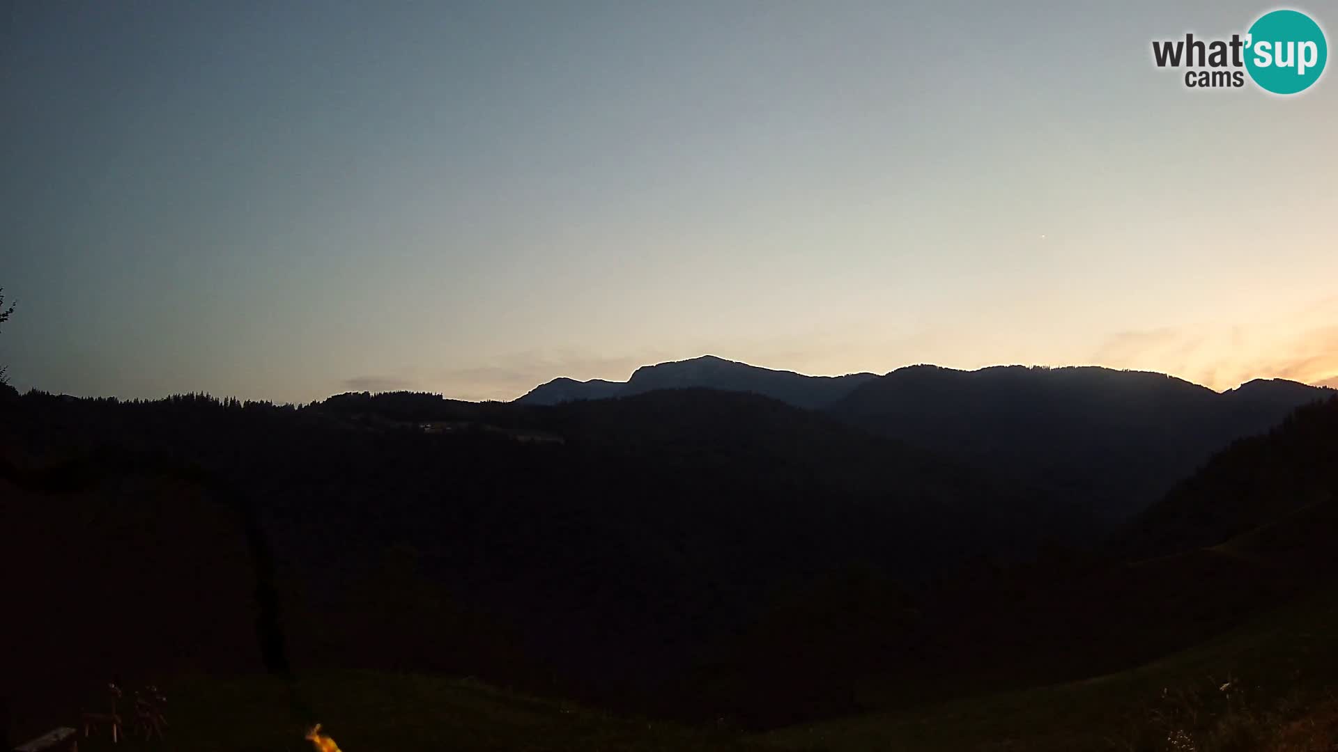 Webcam Brunarica Dražgoše – Live View of Ratitovec (1666 m)