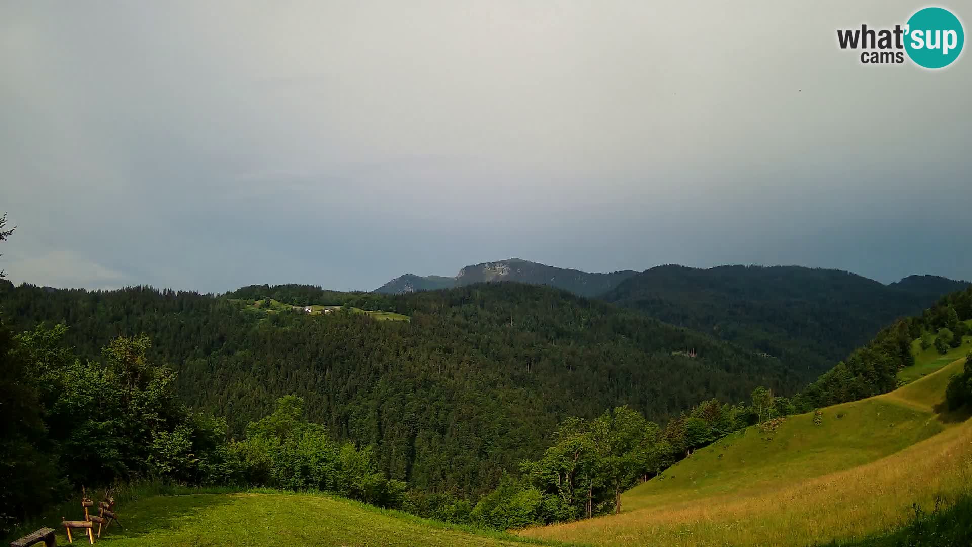 Webcam Brunarica Dražgoše – Liveblick auf Ratitovec (1666 m)