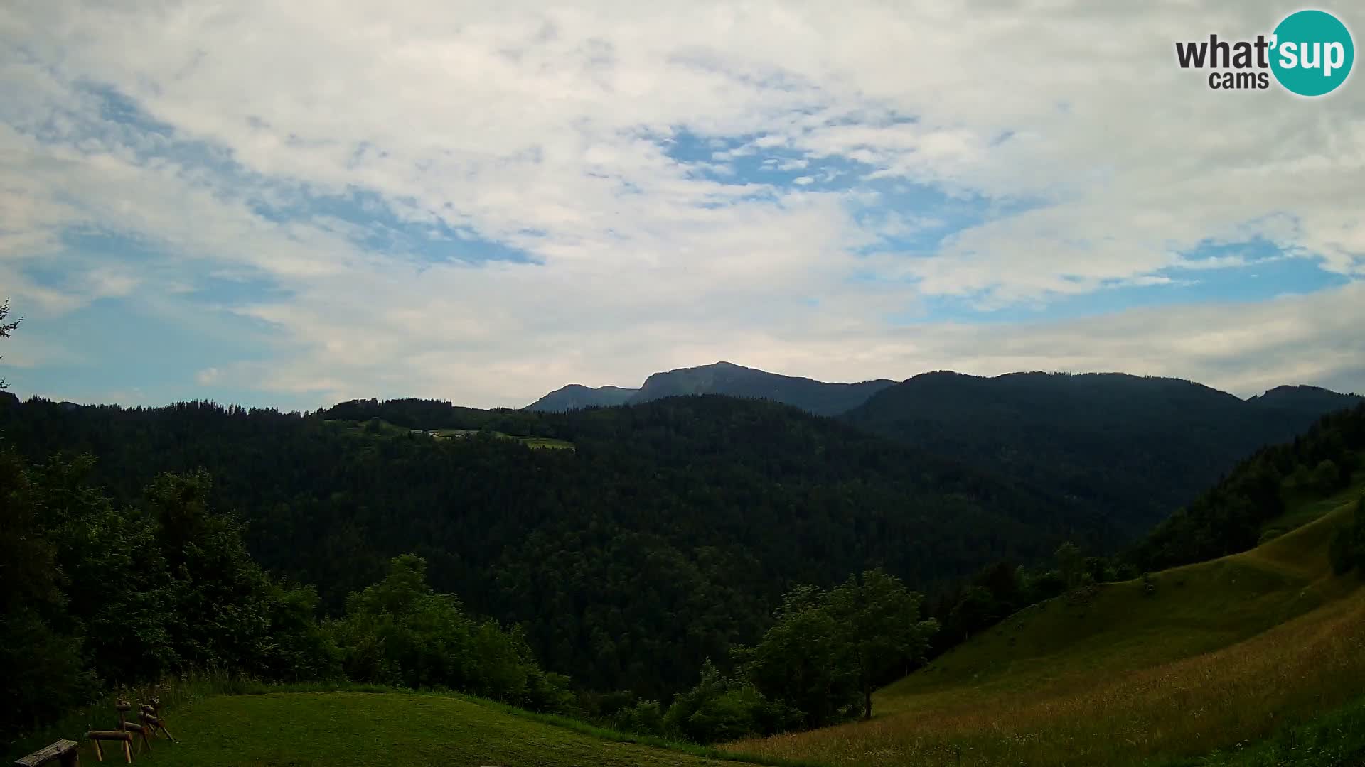 Webcam Brunarica Dražgoše – Vista live sul Ratitovec (1666 m)